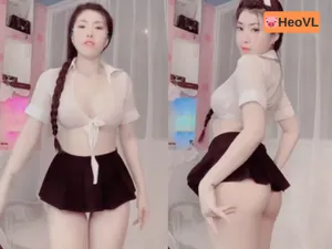 Tôi ước cặp mông em đặt lên con cây hàng của tôi